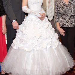 Happy Elegant Wedding Dress - size 4 or Small
