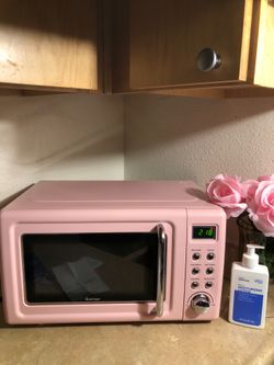 LIKE NEW PINK MICROWAVE PERFECT CONDITION NEW