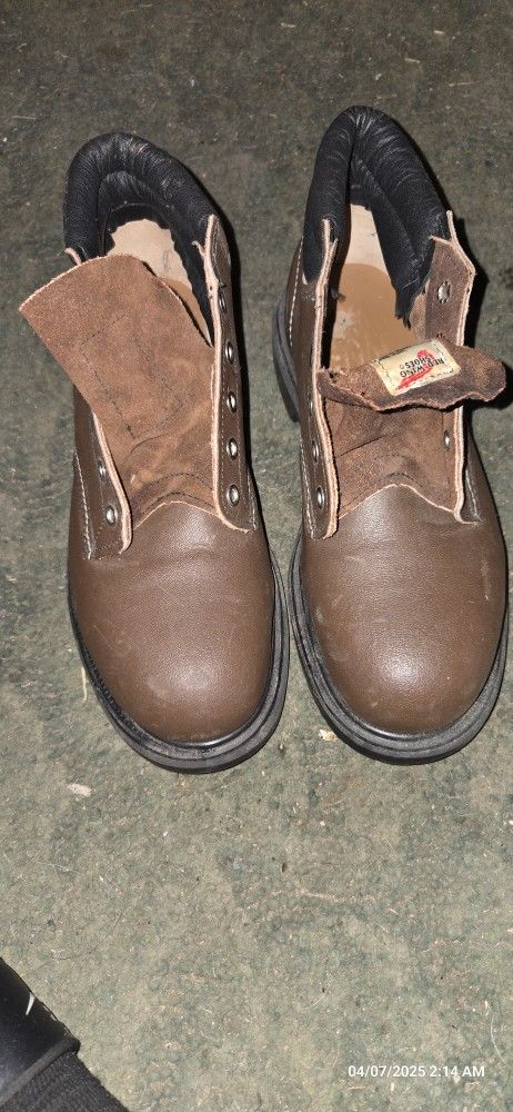 Men's Size 7.5 Red Wing Steel Toe Boots