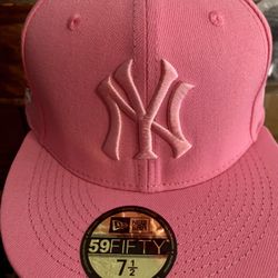 New York Yankees Pink Fitted Hat Size 7 3/4