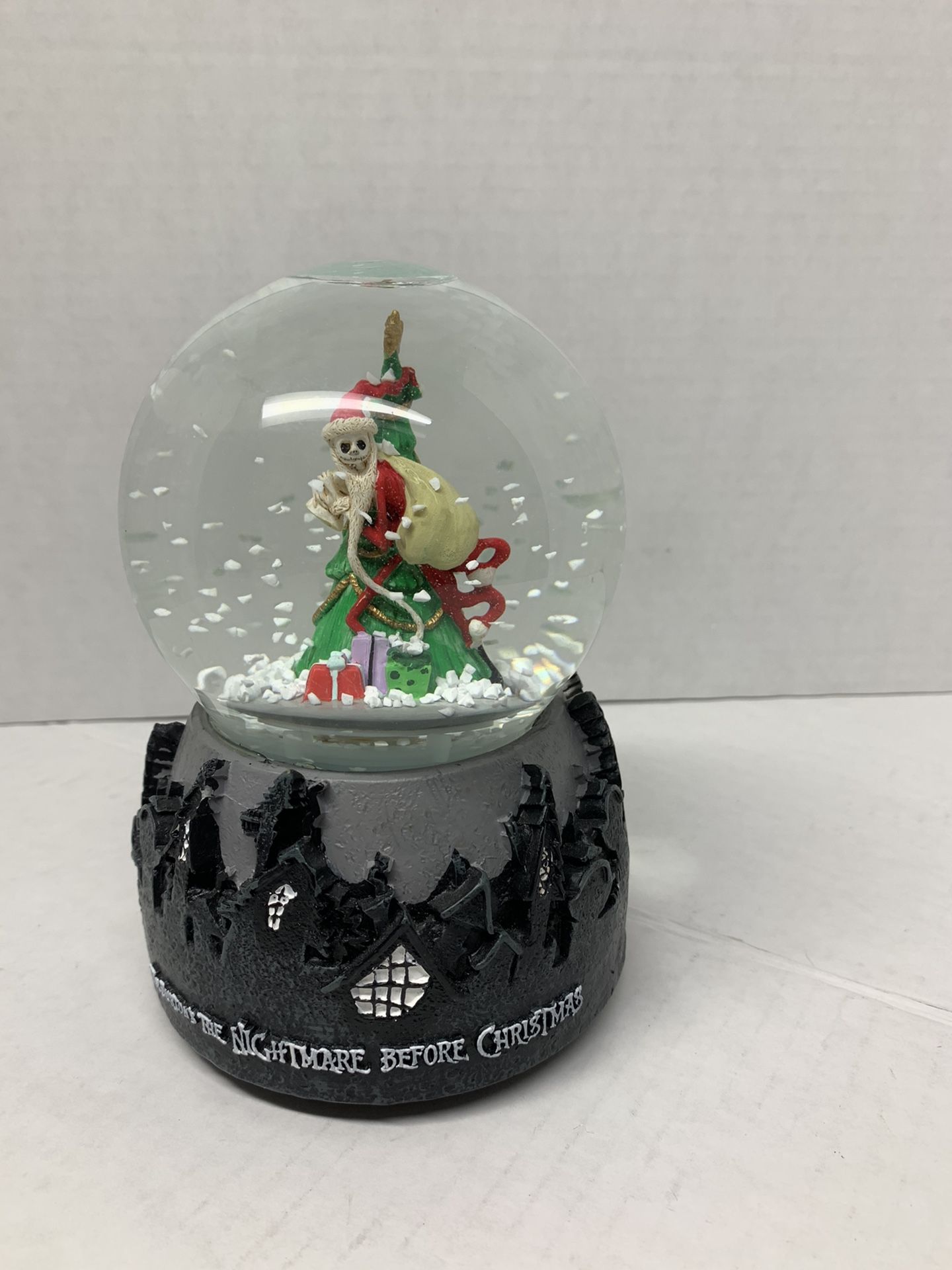 Nightmare before Christmas jack Santa snow globe