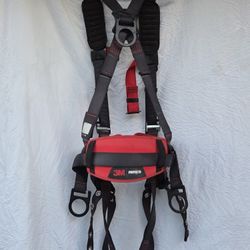 Protecta P200 Safety Harnesses, and Protecta Self-Retracting Lifeline Steel Snap Hook, 11 ft