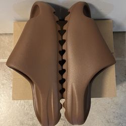 Adidas Yeezy Slide ‘Flax’ Size 10 MENS BRAND NEW