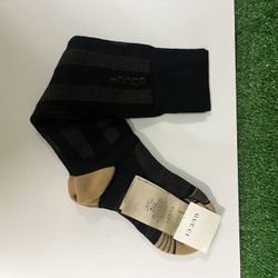 Gucci Black And Beige Socks Size 7 NWT Brand New 