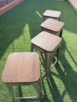Set of 4 Industrial Metal Bar Stools