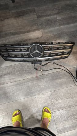 Mercedes Benz emblem with  grill