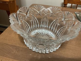 VTG CUT GLASS SCALLOPED- SAWTOOTH EDGE HEAVY BOWL 9” W