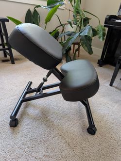 Kneeling chair