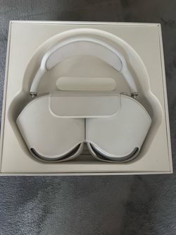 AirPod maxes silver