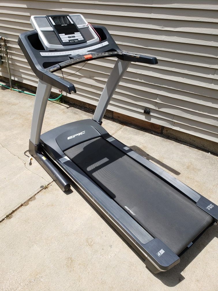 Epic view 550 treadmill for Sale in Wyoming, MI OfferUp