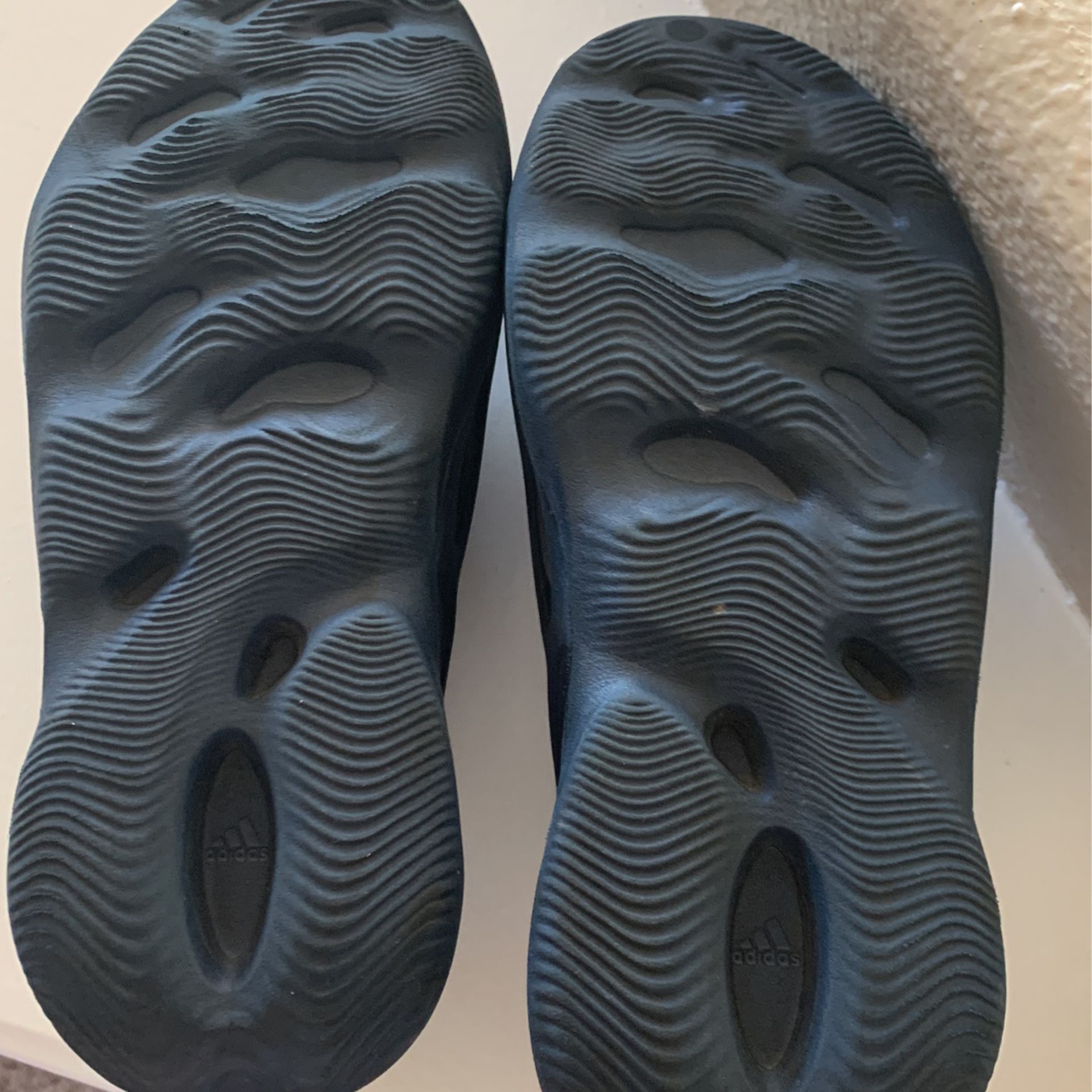 Yeezy Foam Runner “Sand Grey” US 9 for Sale in Canoga Park, CA - OfferUp