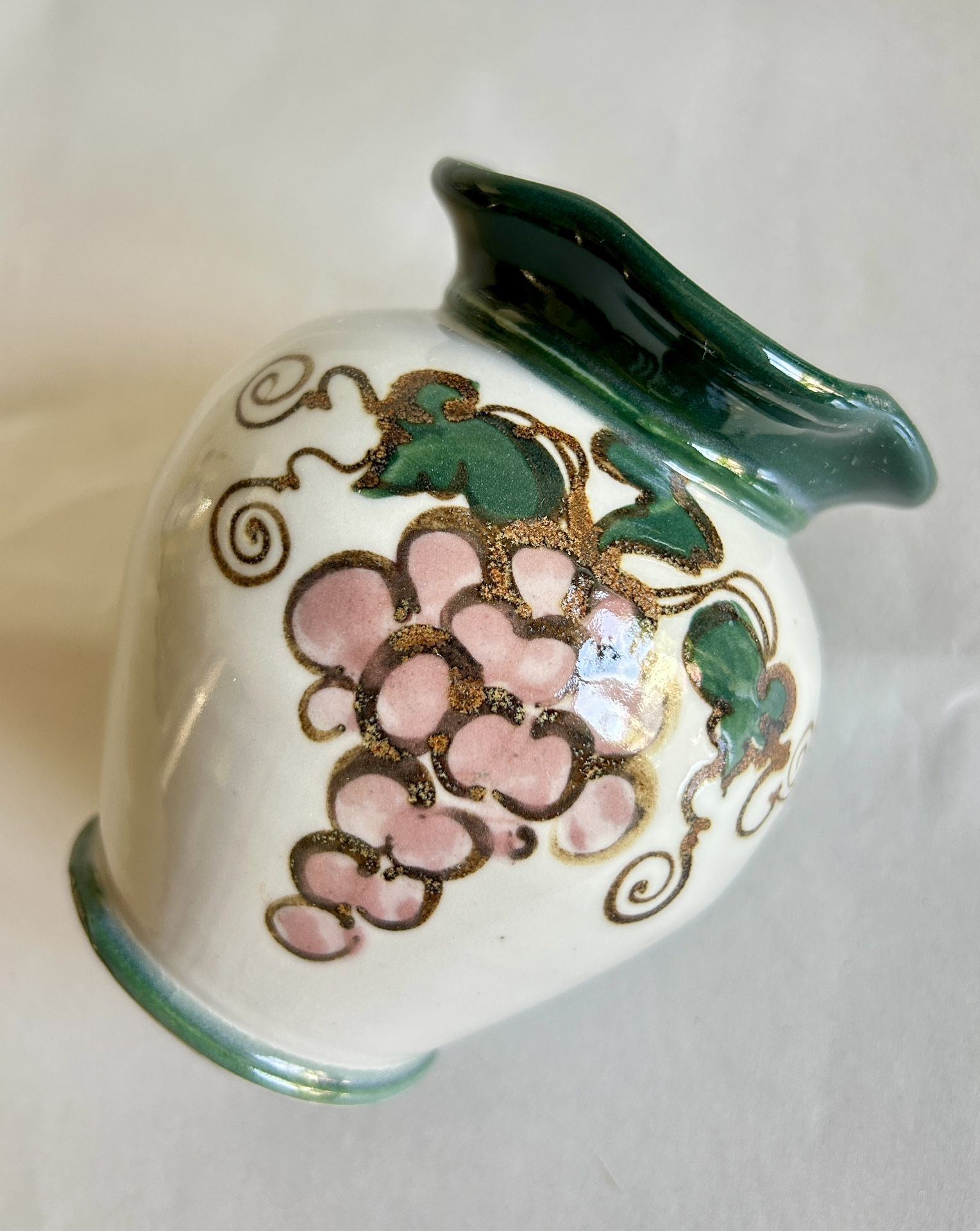 Small Vintage Signed Jensen Turnage Grapes And Vine Pottery Vase