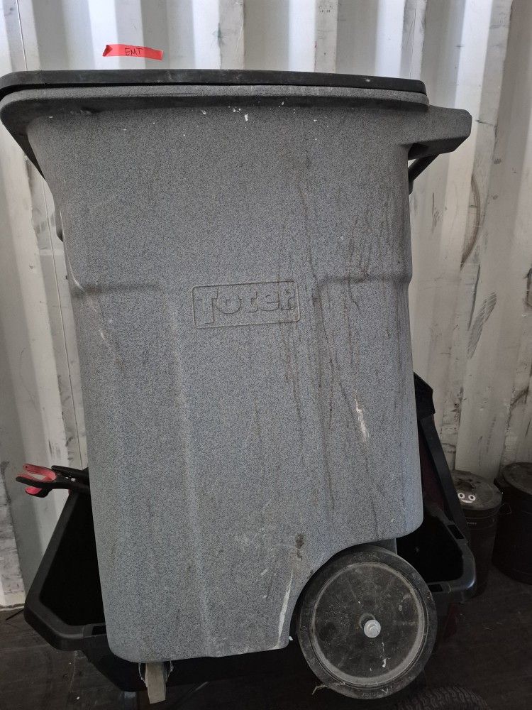 Commercial Garbage Can