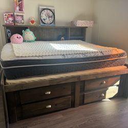 Full Size Bed.