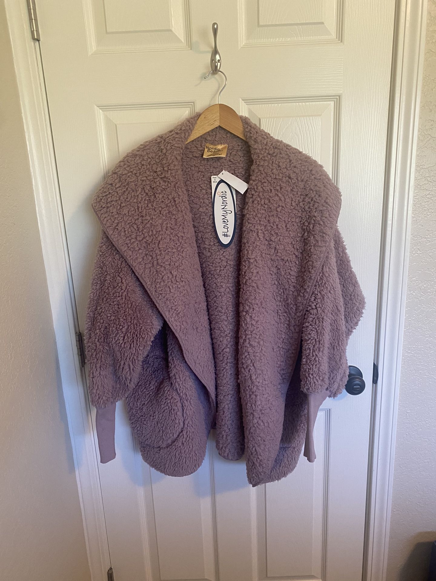 Nordic Beach brand, plush hoodie cardigan. NWT Super soft, New With Tags Color: ‘Mauve Topia’ One size