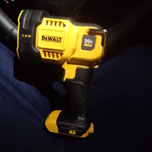 Dewalt Led Light And Corded Sawsal 12 Amp