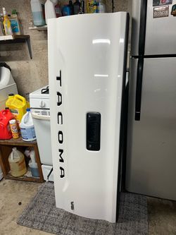 2018. Toyota Tacoma.  Tail gate.  Parts