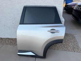 21/25 Nissan Rogue driver side rear door