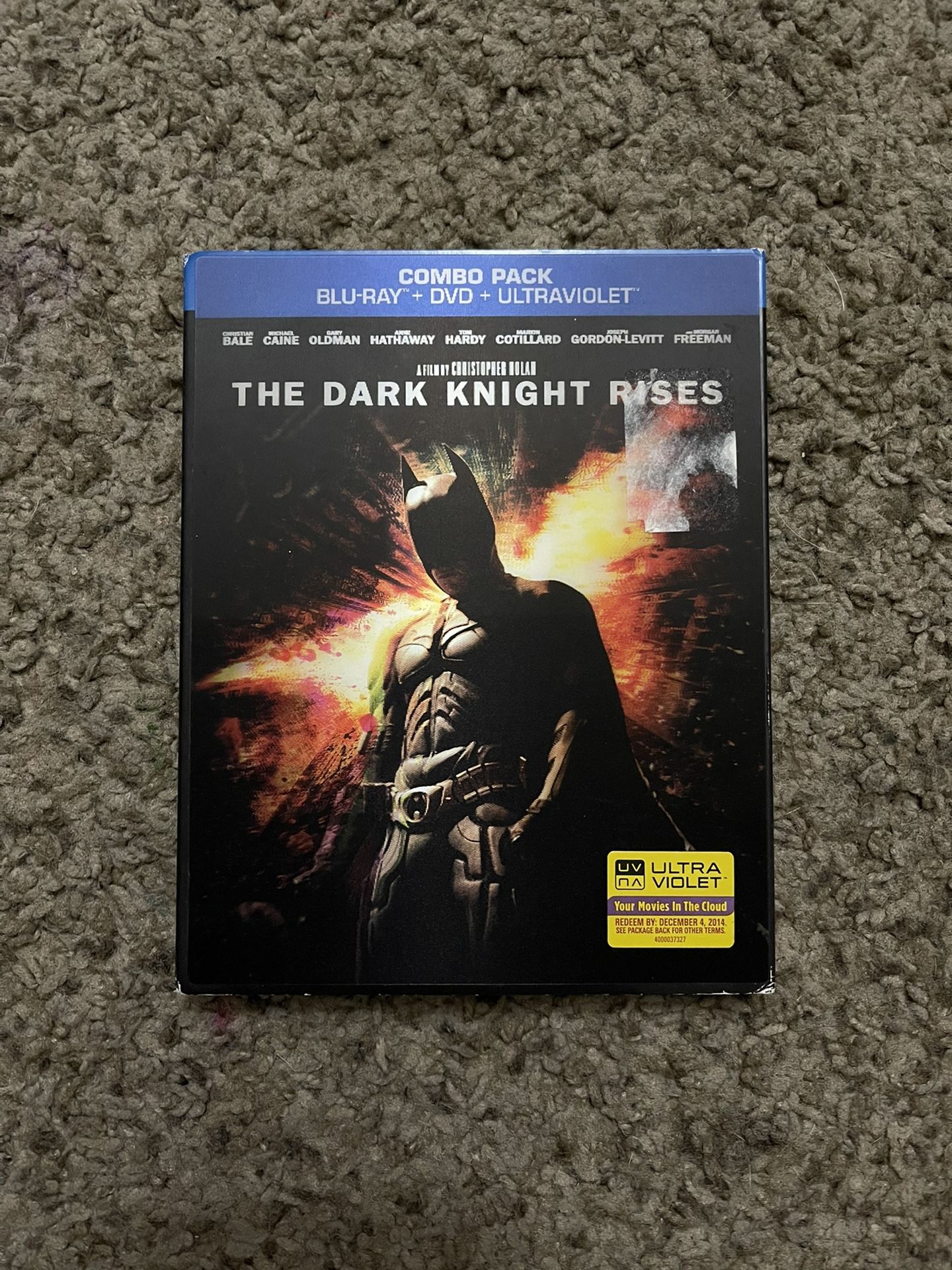 The Dark Knight Rises [Blu-ray and DVD Combo]