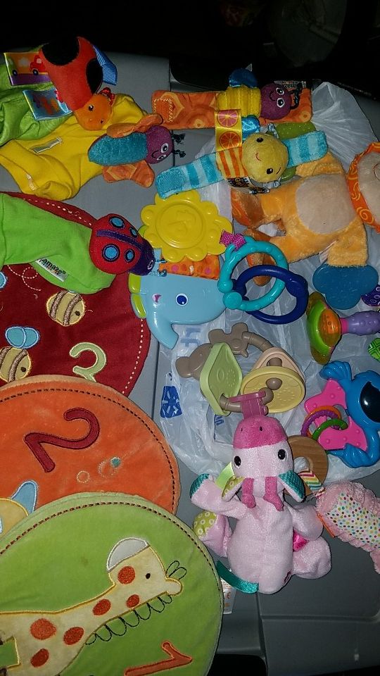 Newborn toys
