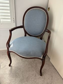 Accent chair