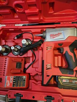 Milwaukee M18 ProPEX Expansion Tool Kit