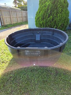 Rubbermaid 300 gallon tank