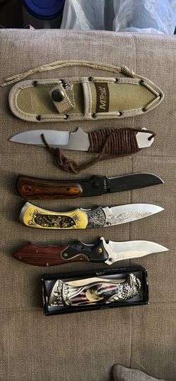Mixed Lot of 5 Collectible Knives