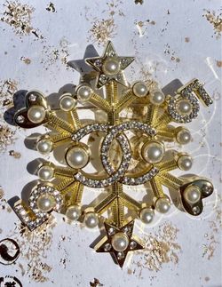 Snowflake brooch new