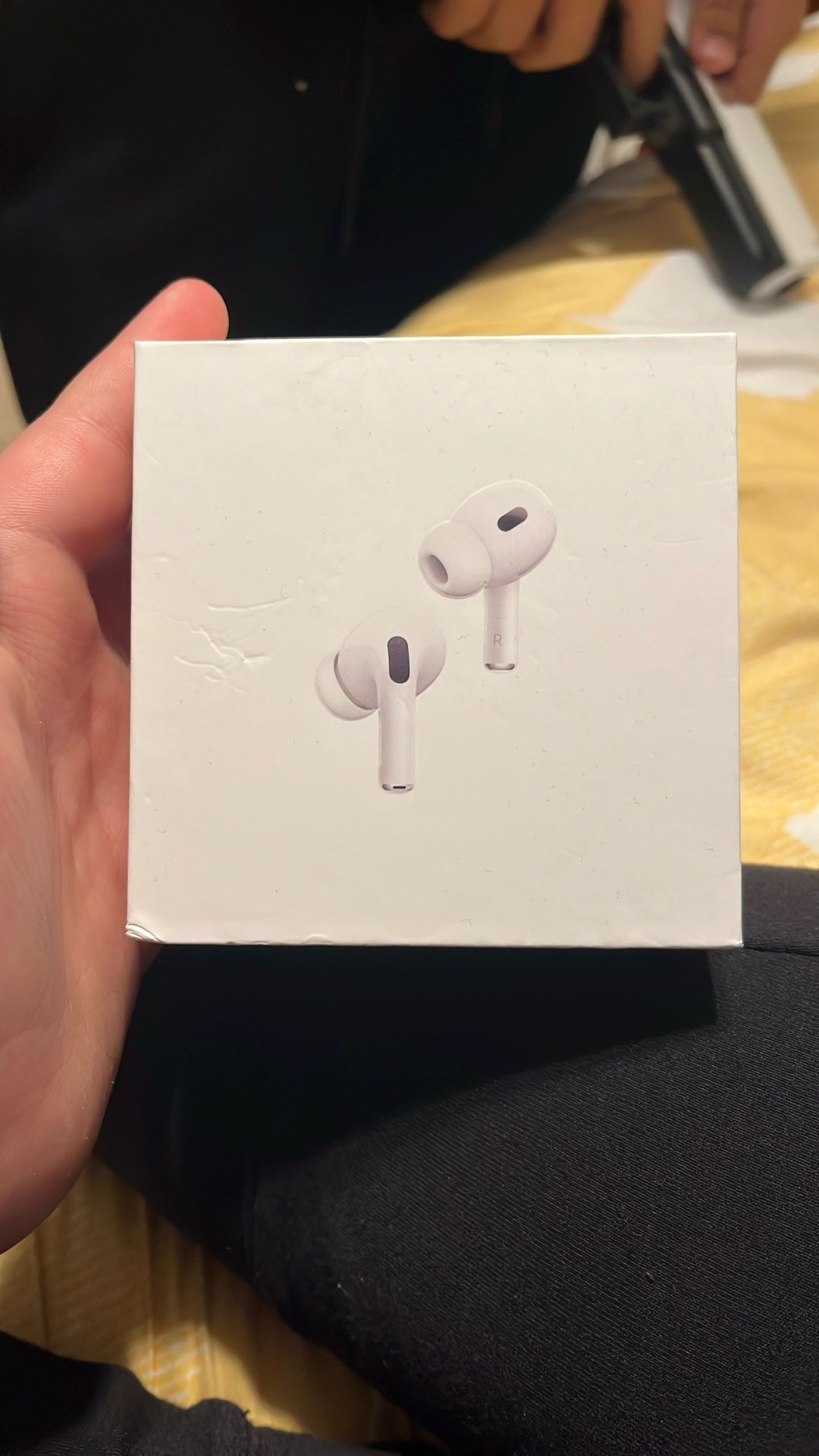 AirPod pros two 100 left AirPod doesn’t work, but it’s fixable