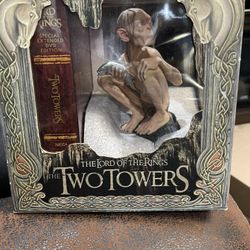 The Lord of the Rings: The Two Towers Figurine w/ DVD Edition Collection 