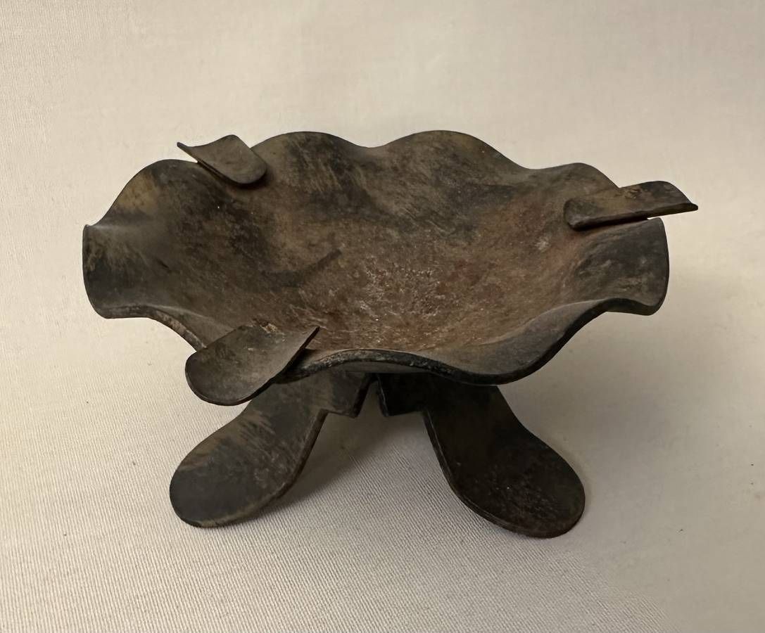 Antique 3 Footed Copper Iron Lotus Collectible Cigar Ashtray