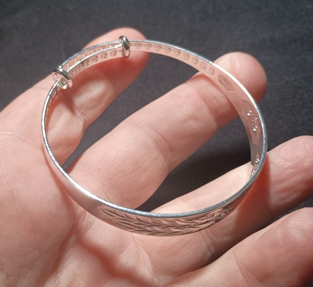 Sterling Silver Beautiful Design Bangle 