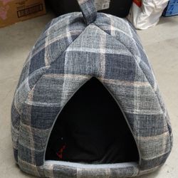Small Dog House/ Carrier