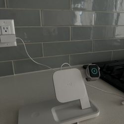 Apple Watch SE 1st Gen + 3 in 1 dock