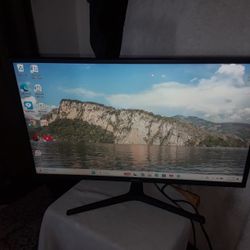 SAMSUNG Monitor 32" Inch  U32J590UQN -UJ59 Series LED Monitor 4K Resolution 3480X2160 HDMI Cable Included 