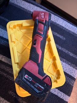 Milwaukee M18 Fuel Oscillating Multi-Tool w/ Battery