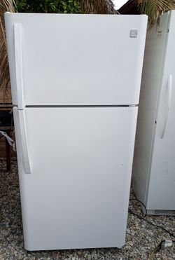 Refrigerator $225 *Serious buyers msg*