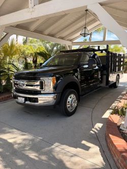 2017 Ford F550 Super Duty Crew Cab & Chassis