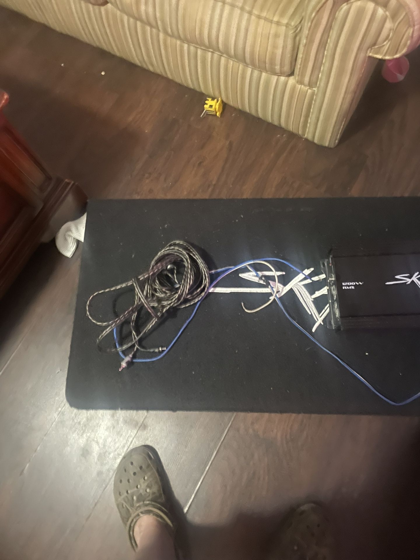 2 12 Competition Speakers With 1200 W Amp