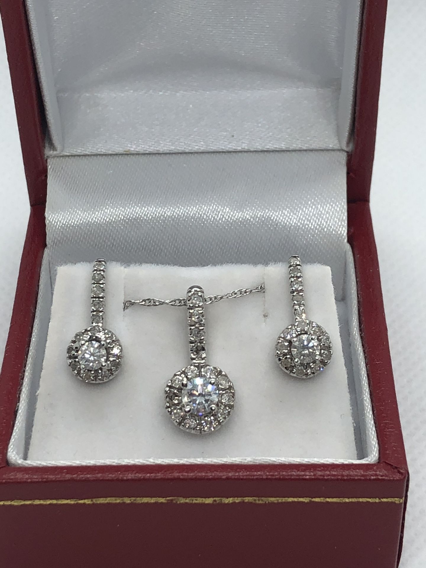 14KT white gold diamond set