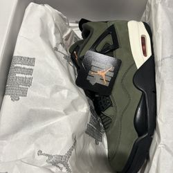 Undefeated Jordan 4 10.5