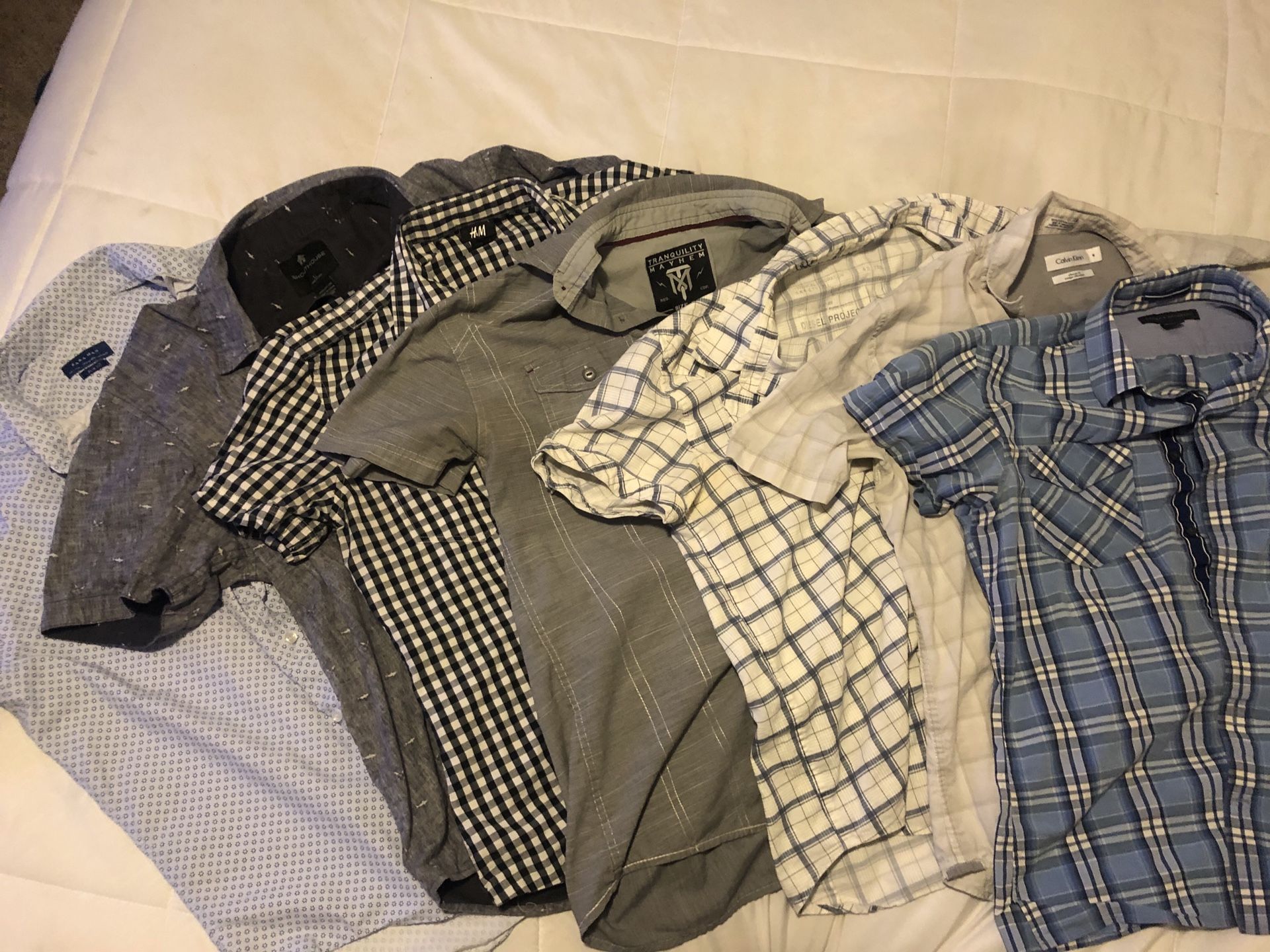 Men’s short sleeve collared shirts S/M