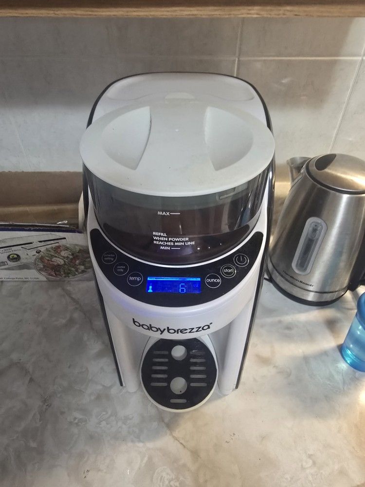 Baby Breeza Formula Dispenser
