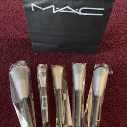 MAC makeup Brushes Brand New Serious inquiries only Pick up location in the city of Pico Rivera  