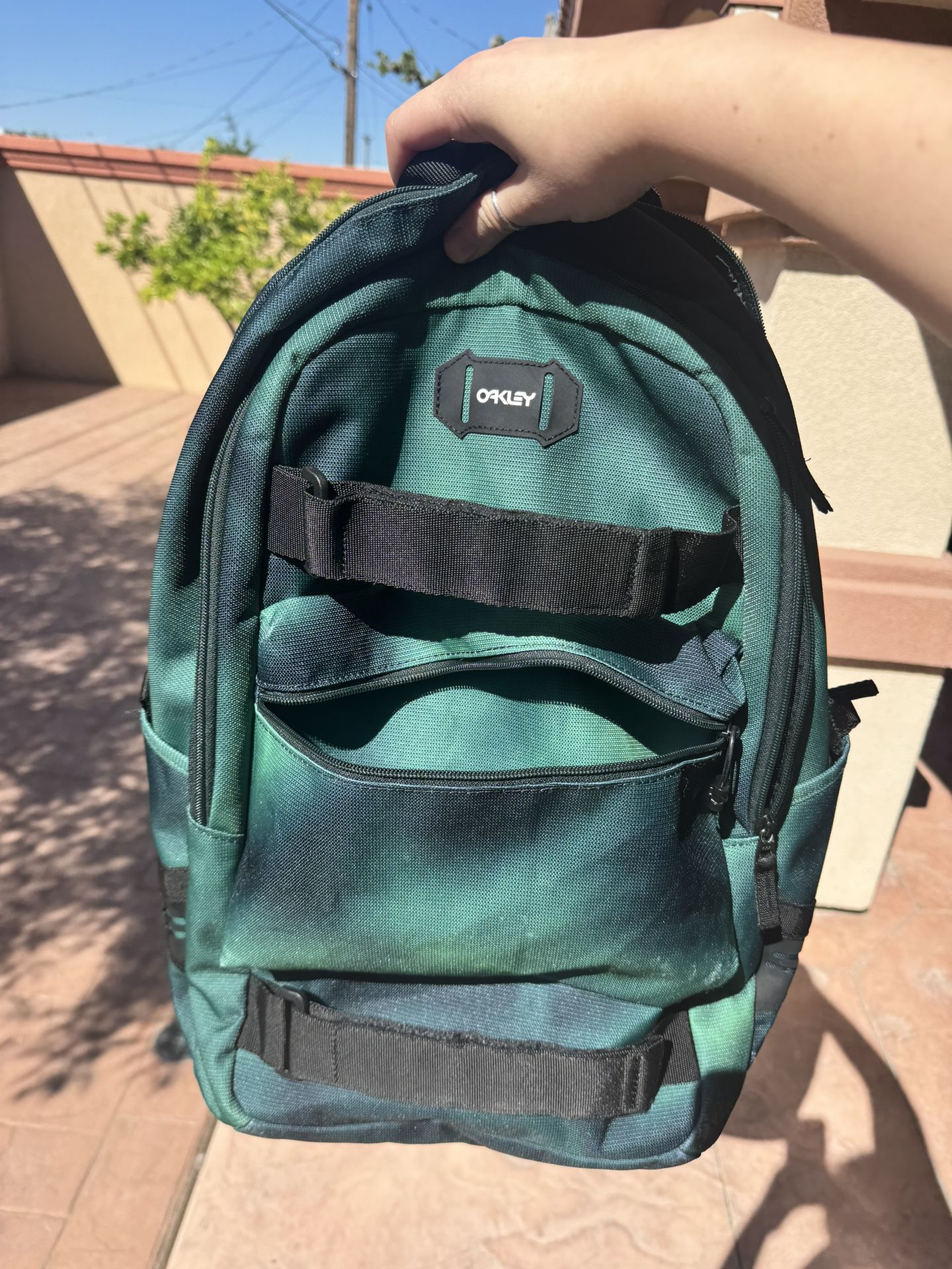 Oakley Backpack / Travel / Skateboard 