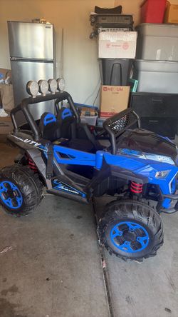 Kids remote controlled/sit on  electric car