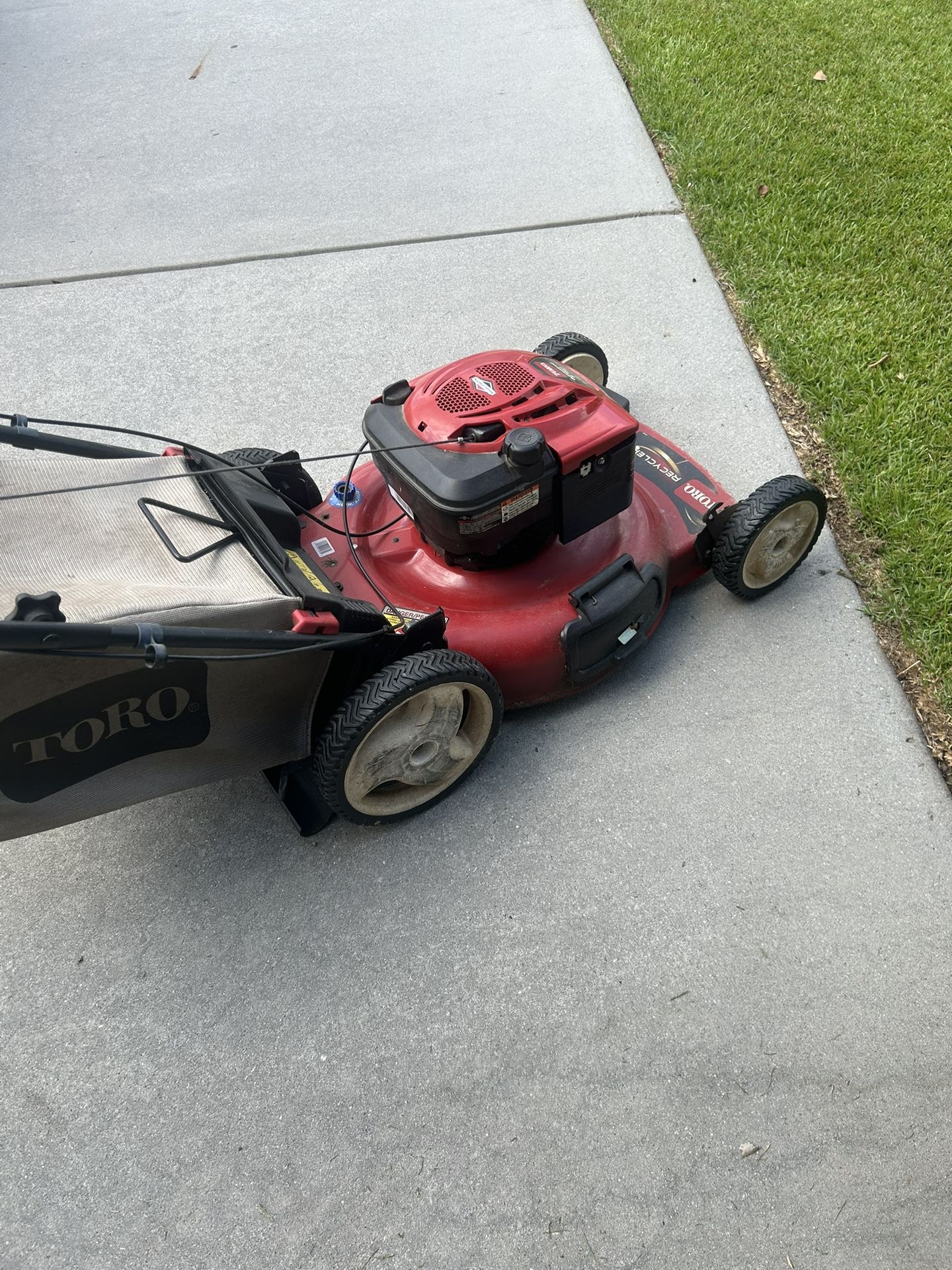 Self-propelled 21” Toro Lawnmower