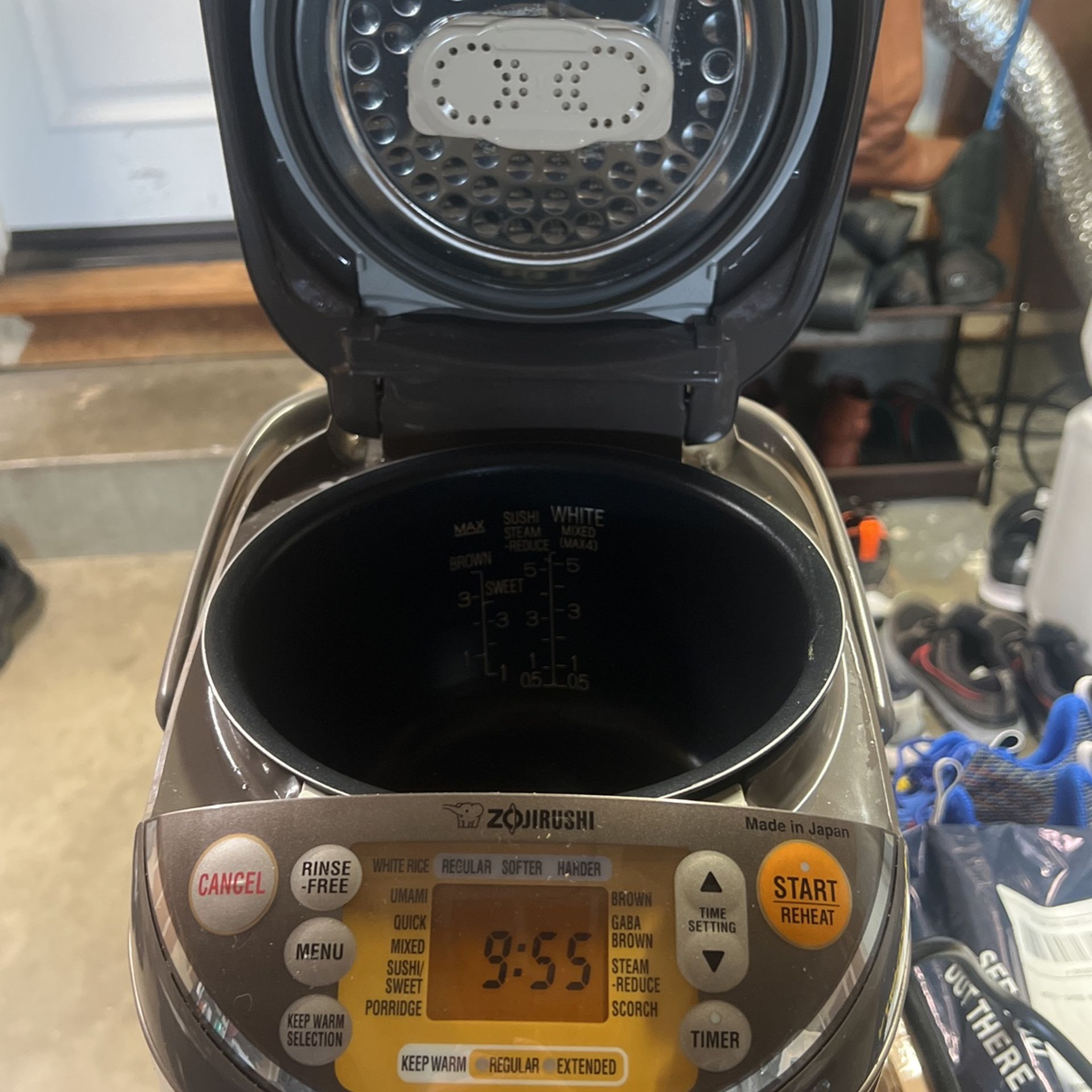 Zojirushi NPNVC10 Induction Heating Pressure Cooker and Warmer, 5.5