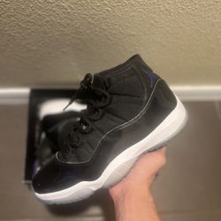 Jordan 11 Space Jam (2016)